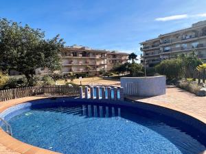 Bazén v ubytování Golden Beach Sant Carles de La Ràpita nebo v jeho okolí