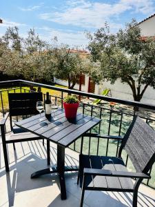 A balcony or terrace at Bella House Nikiti