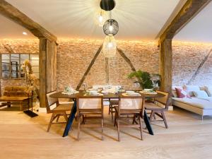 Posezení v ubytování Ribera AC by Staynnapartments + 37 fotografií