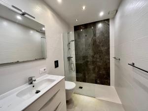 A bathroom at Moraira Holiday Apartment