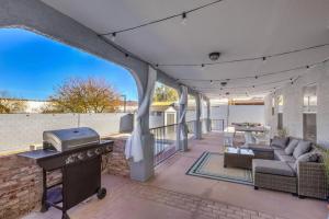 Cozy Desert Retreat - Pool, Spa, Views