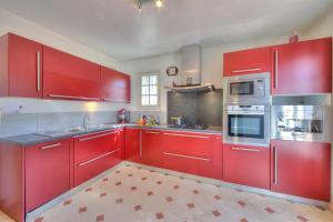 Kuchyňa alebo kuchynka v ubytovaní Maison Marine - Happy Rentals