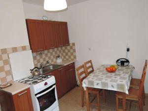 Dapur atau dapur kecil di Big holiday home in a quiet location in Kolczewo