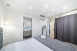 Zdjęcie z galerii obiektu Beautiful apartment - Croisette Gray Albion - 1BR2p w Cannes