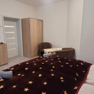 Posteľ alebo postele v izbe v ubytovaní Apartmán Křtiny