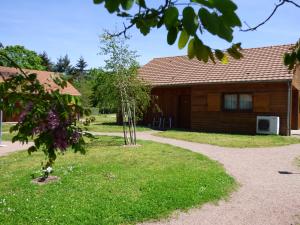 Zahrada ubytování Le Chalet de la Foret Hôtel 3 étoiles et Restaurant