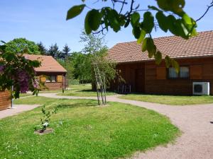 Zahrada ubytování Le Chalet de la Foret Hôtel 3 étoiles et Restaurant