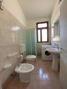 A bathroom at Le Chiuse