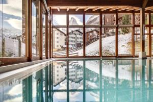Bassein majutusasutuses Hotel Metropol & Spa Zermatt või selle lähedal