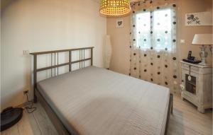 Posteľ alebo postele v izbe v ubytovaní 3 Bedroom Stunning Home In Orange