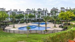 Bazén v ubytování La Torre Golf Resort nebo v jeho okolí