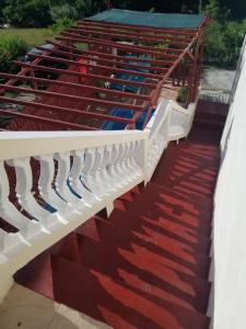 Een balkon of terras bij Comfort Suites Three Bedroom Apartment