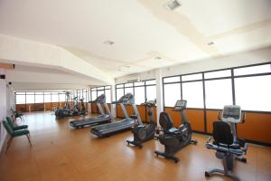 Das Fitnesscenter und/oder die Fitnesseinrichtungen in der Unterkunft The Quilon Beach Hotel and Convention Center