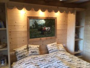Postel nebo postele na pokoji v ubytování Mountain view cosy, comfortable 1 bed-room Luxury Appartment Crans-Montana