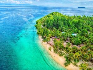 Galeriebild der Unterkunft Tanjung Mefiyai Homestay in Fam