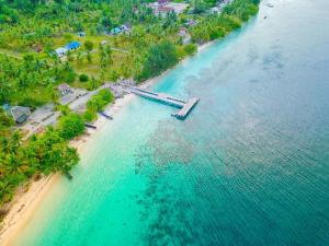Galeriebild der Unterkunft Tanjung Mefiyai Homestay in Fam