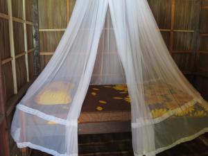 Galeriebild der Unterkunft Tanjung Mefiyai Homestay in Fam