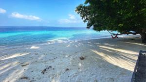 Galeriebild der Unterkunft Tanjung Mefiyai Homestay in Fam