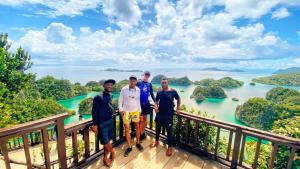Galeriebild der Unterkunft Tanjung Mefiyai Homestay in Fam