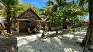 Galeriebild der Unterkunft Tanjung Mefiyai Homestay in Fam