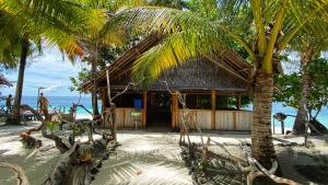 Galeriebild der Unterkunft Tanjung Mefiyai Homestay in Fam