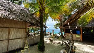 Galeriebild der Unterkunft Tanjung Mefiyai Homestay in Fam
