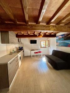 A kitchen or kitchenette at Home Cavour Florence