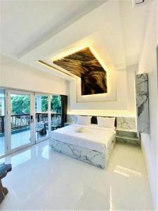 Кровать или кровати в номере Sea Shell Resort