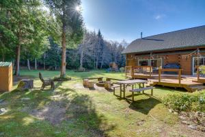 Zahrada ubytování Peaceful Retreat on 10 Acres Less Than 7 Miles to La Push