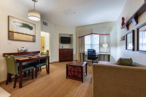 Zona d'estar a Residence Inn Dallas DFW Airport South/Irving