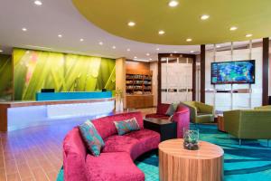 Posedenie v ubytovaní SpringHill Suites Houston Sugarland