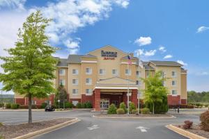 a rendering of the hampton inn suites yakima commons at Fairfield Inn and Suites by Marriott Birmingham / Bessemer in Bessemer