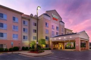 a rendering of a hotel at dusk at Fairfield Inn and Suites by Marriott Gadsden in Gadsden