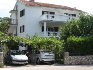 Gallery image of Milka Apartments in Njivice