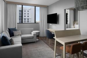 TV a/nebo společenská místnost v ubytování Element Miami Brickell