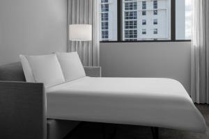 Postel nebo postele na pokoji v ubytování Element Miami Brickell