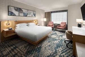 Postel nebo postele na pokoji v ubytování Delta Hotels by Marriott Vancouver Delta + 16 fotografií