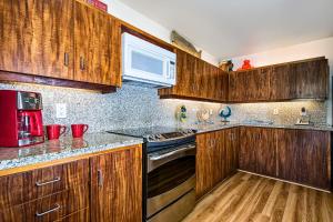 Køkken eller tekøkken på Kanaloa at Kona 701 + 85 billeder