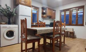 A kitchen or kitchenette at Casa Angela