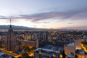Uma visão geral de Mendoza ou uma vista da cidade tirada do hotel