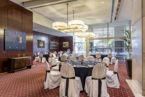 Um restaurante ou outro lugar para comer em Sheraton Mendoza Hotel
