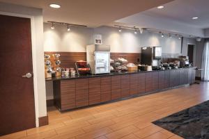 a kitchen with aasteryasteryasteryasteryasteryasteryasteryasteryasteryasteryasteryastery at Fairfield Inn & Suites by Marriott Charleston North/Ashley Phosphate in Charleston