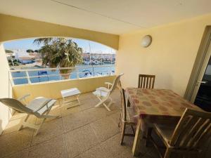 Balkón alebo terasa v ubytovaní Superbe appartement au Cap d'Agde, piscine et parking - FR-1-723-3