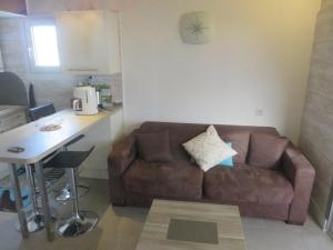 Posedenie v ubytovaní Bel appart neuf proche plage Richelieu, 6 pers, parking inclus - FR-1-723-79