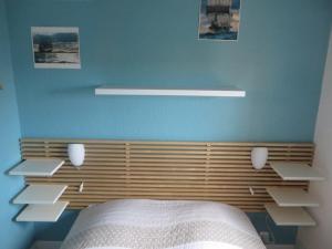 Posteľ alebo postele v izbe v ubytovaní Bel appart neuf proche plage Richelieu, 6 pers, parking inclus - FR-1-723-79