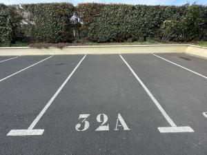 Zdjęcie z galerii obiektu Charmant 2 pièces proche centre port, calme et parking privatif - FR-1-723-70 w Cap d'Agde