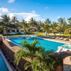 basen w ośrodku w obiekcie Azuri Homes Malindi, Stylish 1 bedroom beach front villa w mieście Malindi