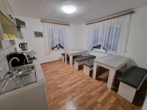 Köök või kööginurk majutusasutuses Pension DonauBlick Grein 1 , Spitzfeldstr 1