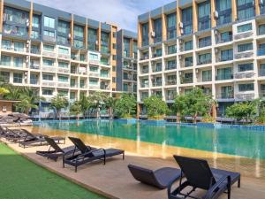 Bazén v ubytování Laguna Beach Resort 2 Loft nebo v jeho okolí