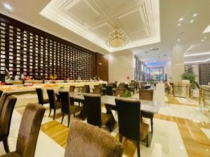 Restoran ili drugo mesto za obedovanje u objektu Shenzhen Shuidu Holiday Hotel, North Railway Station